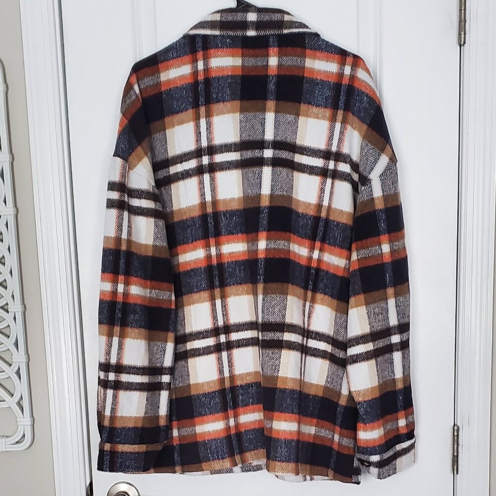 Women's Plaid Shacket - Picture 2 of 4